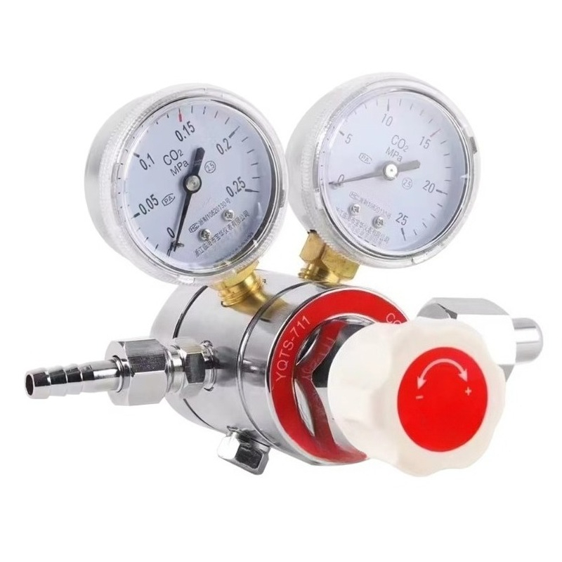 Co2 Regulator Dual Stage - With dual pressure gauges for CO2